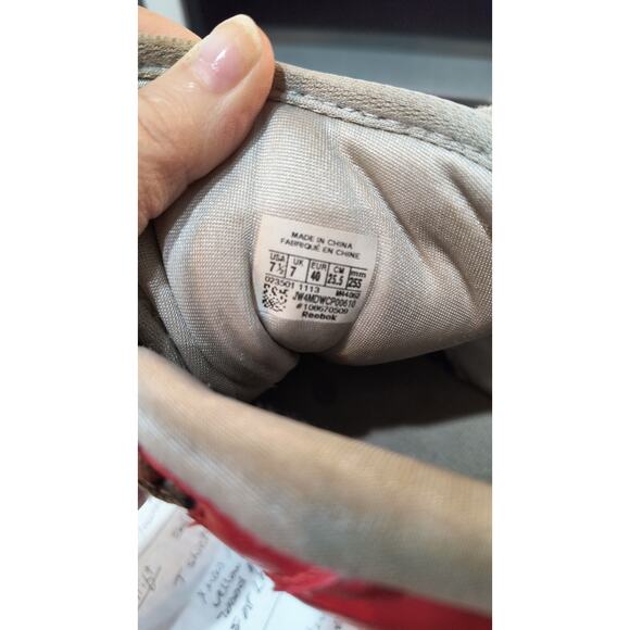 913.  Reebok Girls Sneakers Sized 7 1/2 Basketball shoes - Picture 4 of 8